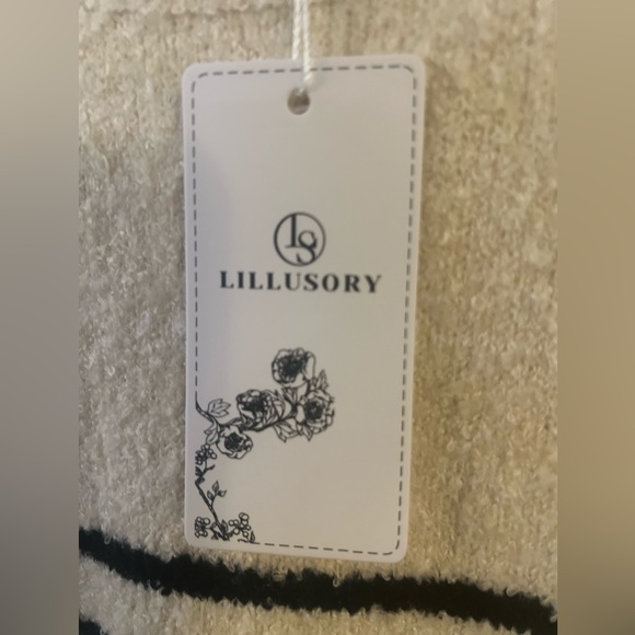NWT/ LILLUSORY LADIES GORGEOUS SWEATER, SIZE L - Picture 2 of 4